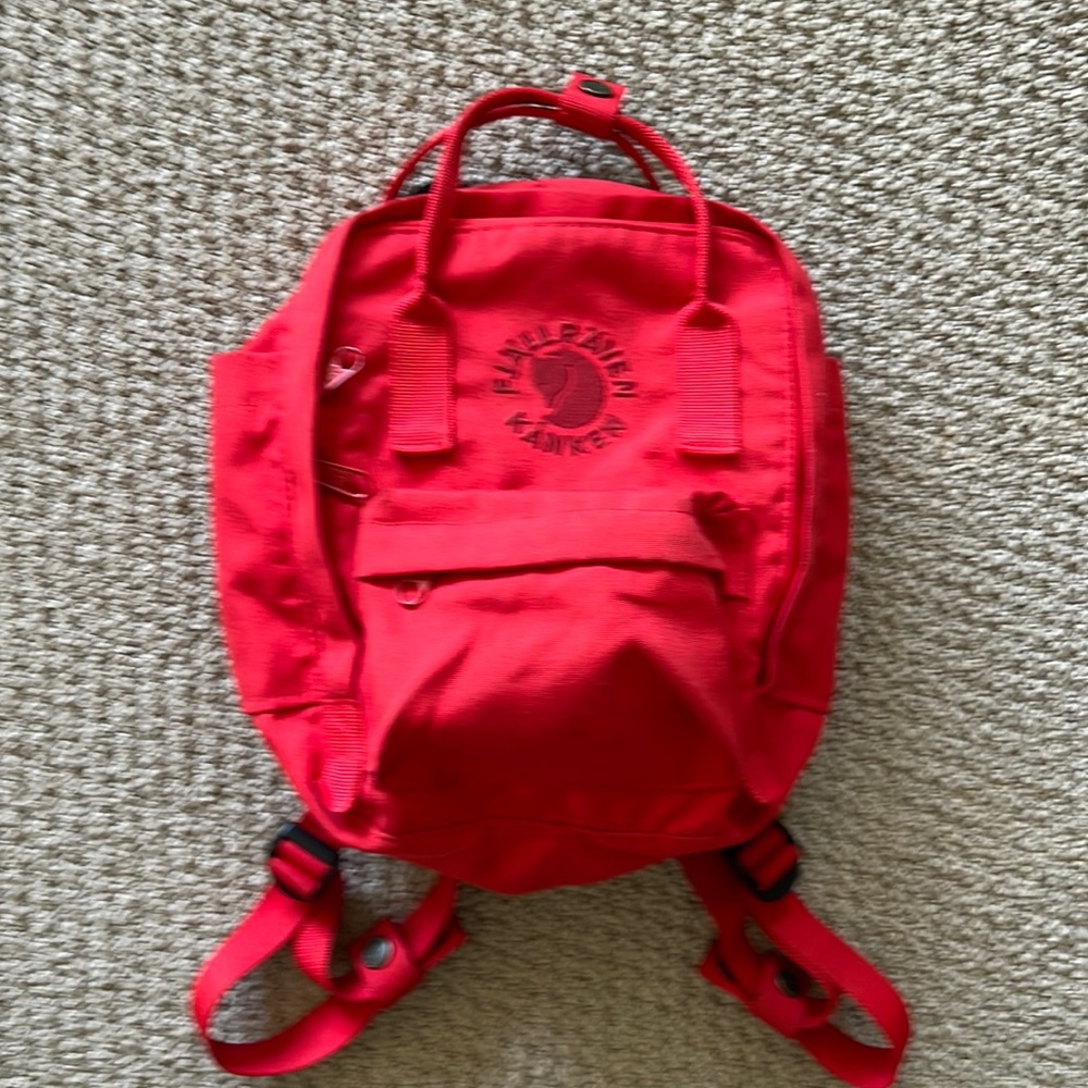 Fjallraven kanken mini red bag